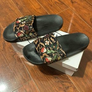 STEVE MADDEN slides